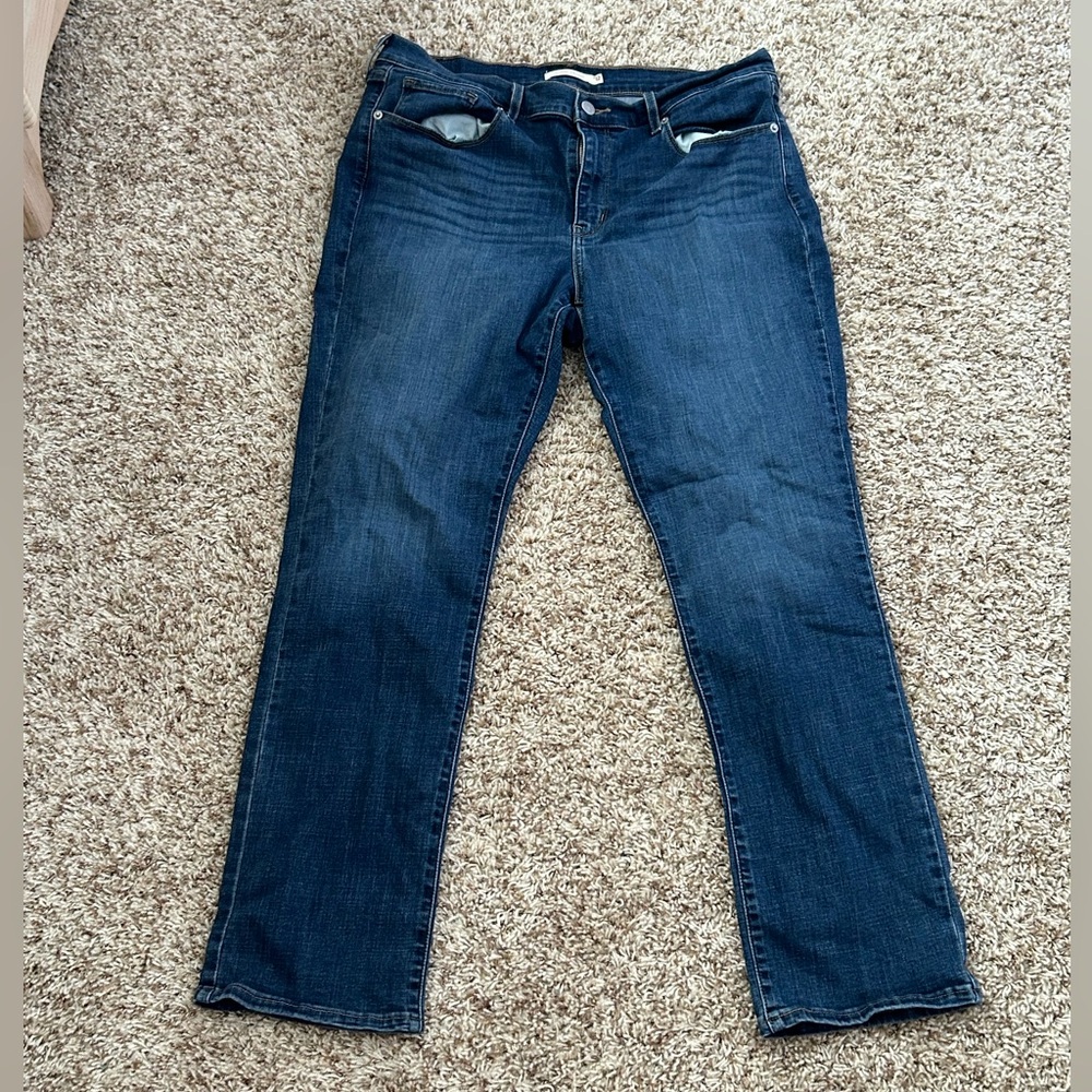 Brand New Levi’s Classic Straight Jeans💙👖